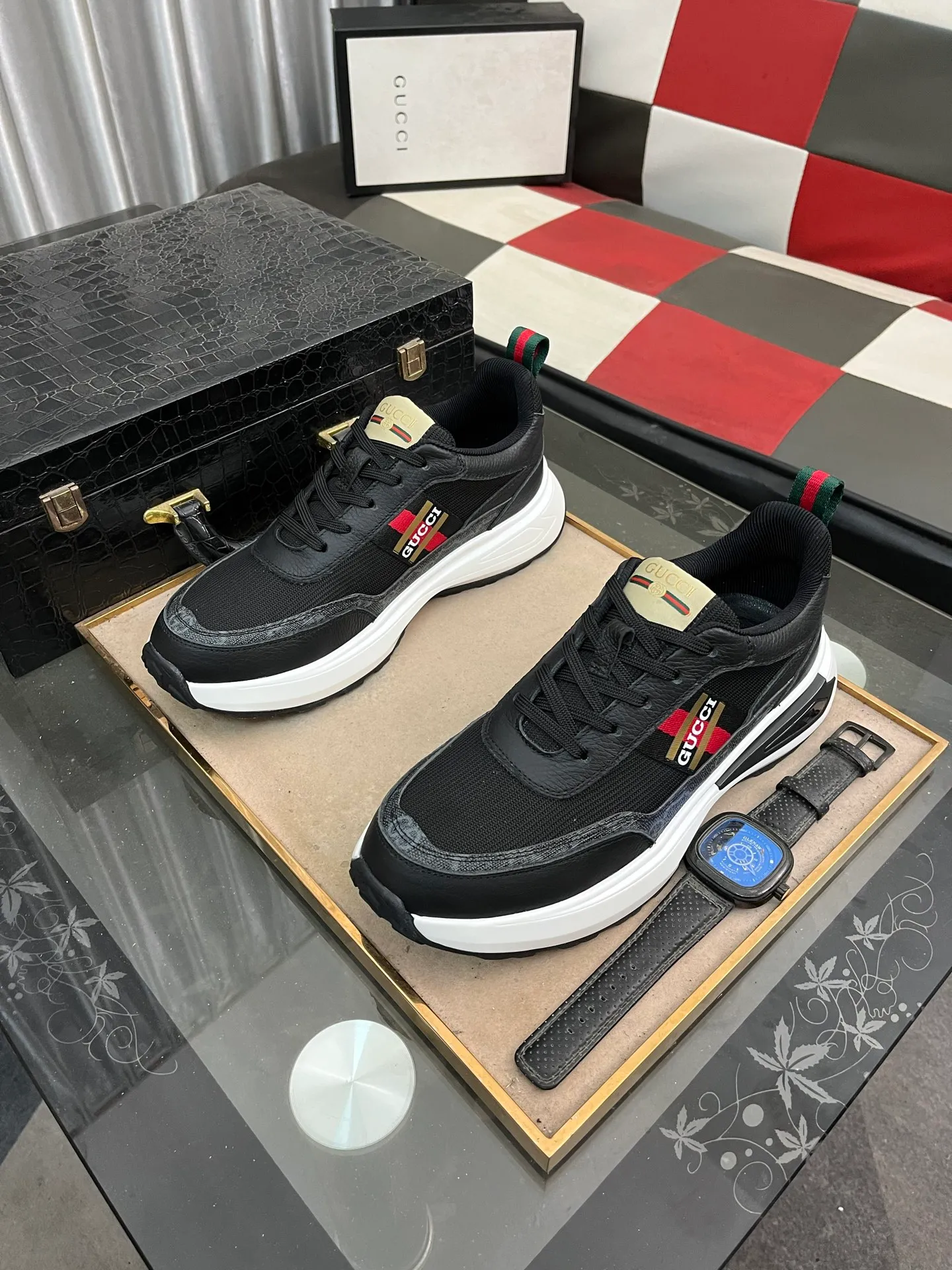 Men's Men's Shoes💰458⌚️⌚️[GUCCI] Gucci men's casual shoes are absolutely popular🔥The ultimate matching item for trendy men! The charm of super texture is unstoppable. This is the main recommendation. The upper is made of high-quality cowhide, with pig lining feet and wear-resistant rubber sole. It is noble and elegant! Extremely comfortable🎁🎁You can be as handsome as you want💪 Size 38-44! 2️⃣colors available